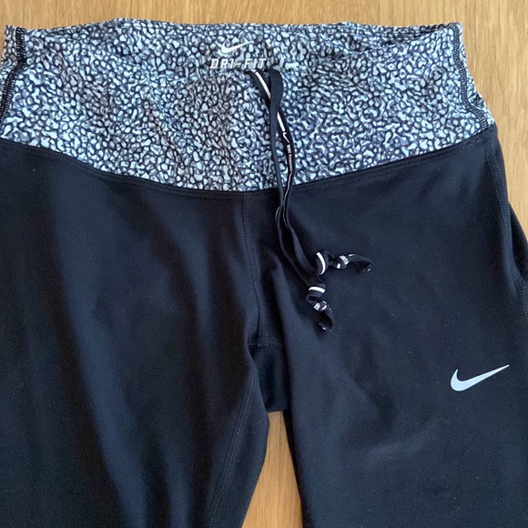 Nike Dri-Fit Running Cropped Leggings - Picture 6 of 10